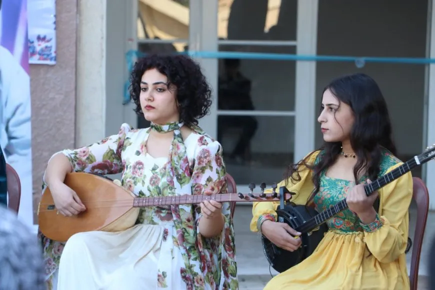 بشعار "تنسج المرأة الحرية"... الهلال الذهبي يفتتح المعهد العالي للفنون بالحسكة