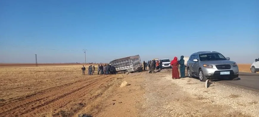 فقدان 4 مواطنين لحياتهم جراء حادث مروري على طريق عامودا - الحسكة