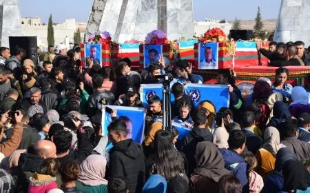 أهالي كوباني يشيعون جثامين شهداء قوى الأمن الداخلي