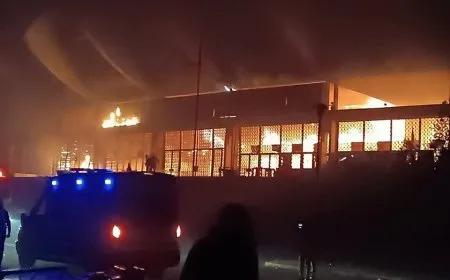 معلومات أولية بأن الحريق في ملعب حلب الدولي مفتعل