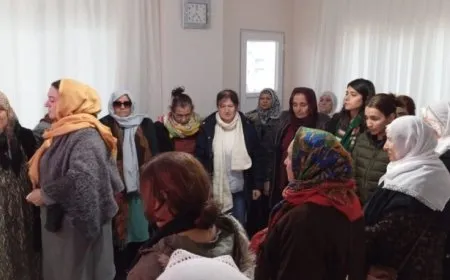 تقديم واجب العزاء لذوي الصحفيين جيهان بلكين وناظم دشتان