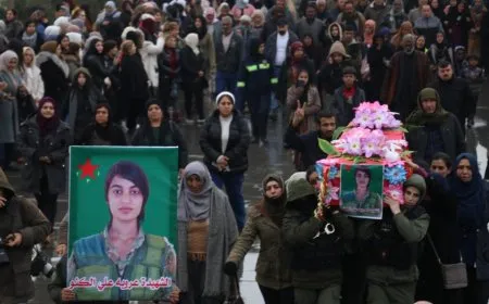 تشييع جثمان مقاتلة YPJ آفاشين رستم جودي في قامشلو