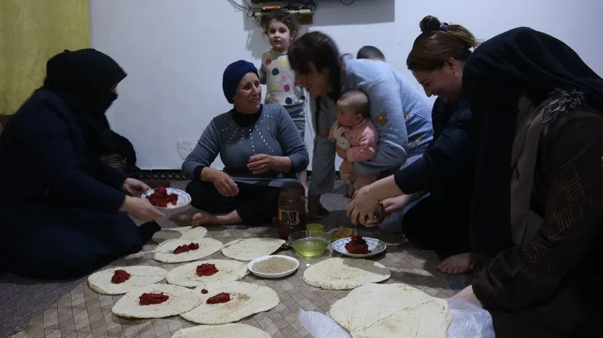 صور وفيديو.. رغم قلة إمكانياتها تُصر المشاركة شاهد ما قدمته هذه العائلة لأخوتهم المهجّرين