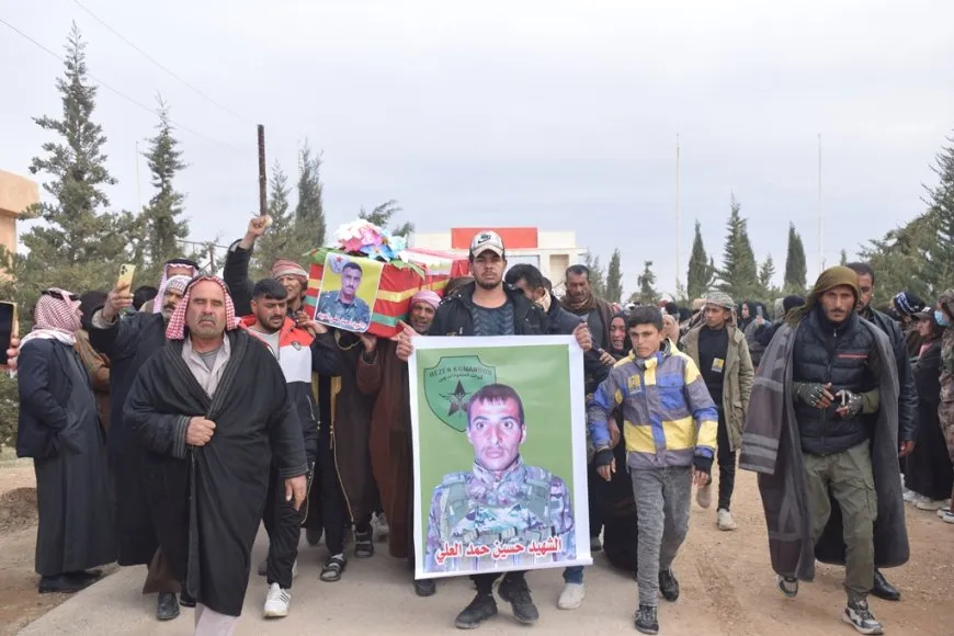 أهالي الشدادي يشيّعون ثلاثة شهداء ويؤكدون على المقاومة