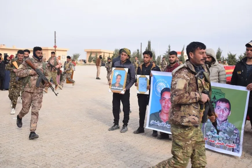 أهالي الشدادي يشيّعون ثلاثة شهداء ويؤكدون على المقاومة
