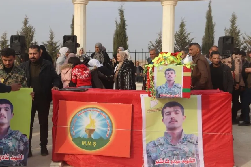 تشييع جثمان مقاتل قسد شادي عبود إلى مثواه الأخير في الرقة