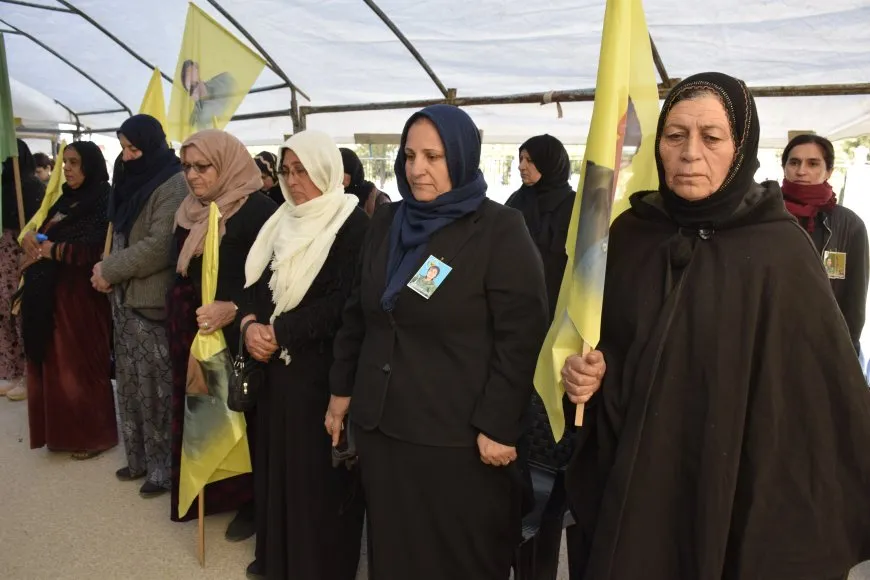تقديم واجب العزاء لذوي 6 مقاتلين في قامشلو