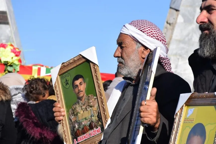 تشييع جثامين 3 مقاتلين ومقاتلة إلى مزار الشهيدة دجلة في كوباني