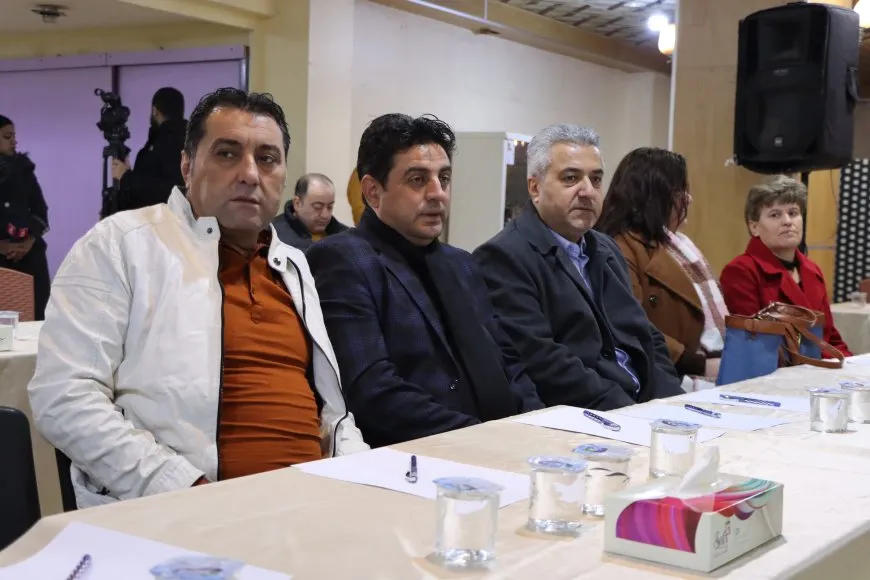 انطلاق أعمال ندوة حوارية حول الوحدة الوطنية الكردية في قامشلو