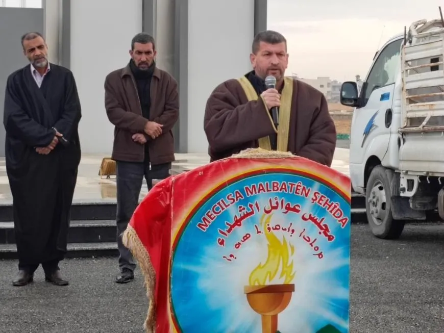 تشييع جثمان عضو قوات الحماية الذاتية الشهيد خالد المحمد حاج حميد في الطبقة