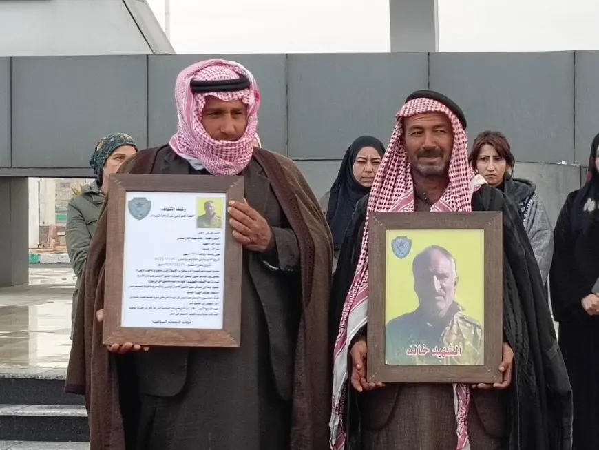 تشييع جثمان عضو قوات الحماية الذاتية الشهيد خالد المحمد حاج حميد في الطبقة