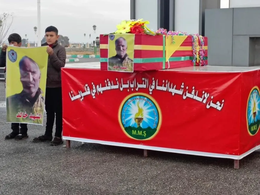 تشييع جثمان عضو قوات الحماية الذاتية الشهيد خالد المحمد حاج حميد في الطبقة