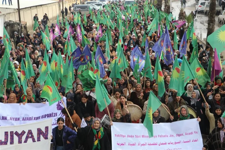مسيرة نسائية حاشدة في الحسكة دعماً لـ YPJ وتأكيداً على دور السوريات في صنع القرار