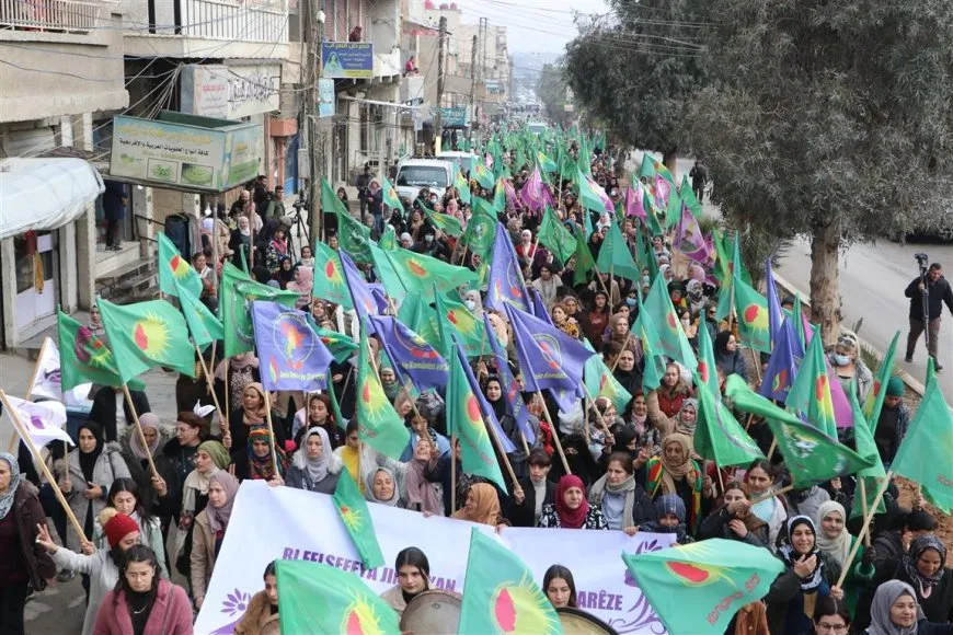 مسيرة نسائية حاشدة في الحسكة دعماً لـ YPJ وتأكيداً على دور السوريات في صنع القرار
