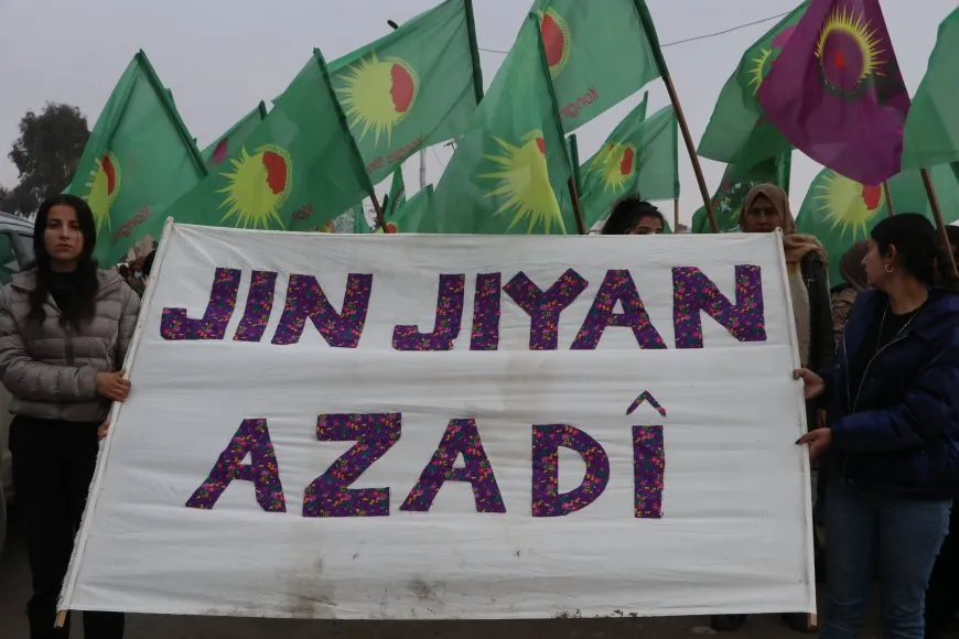 مسيرة نسائية حاشدة في الحسكة دعماً لـ YPJ وتأكيداً على دور السوريات في صنع القرار