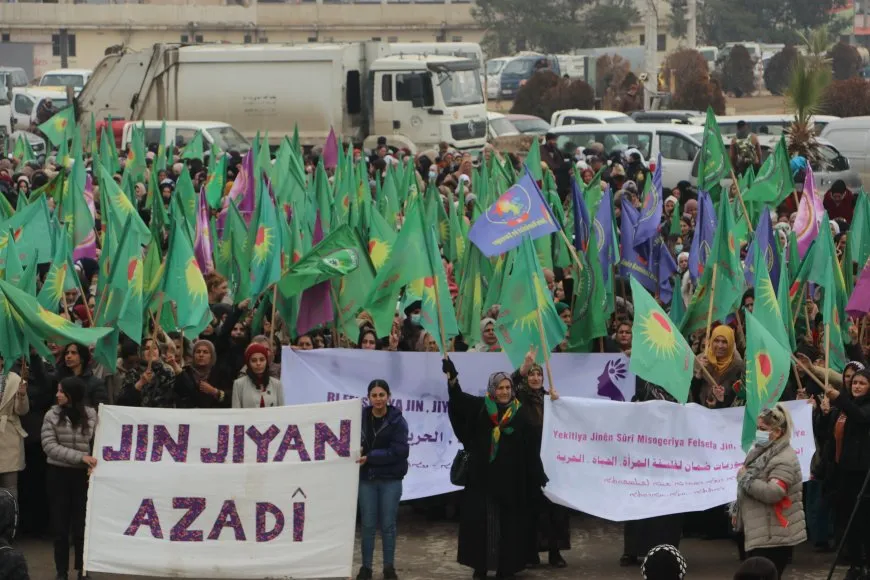 مسيرة نسائية حاشدة في الحسكة دعماً لـ YPJ وتأكيداً على دور السوريات في صنع القرار