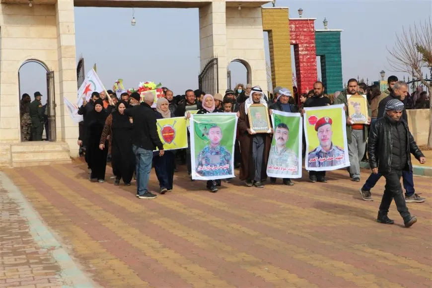 أهالي الحسكة والشدادي يشيعون شهيدين ومراسم غيابية لشهيدين آخرين