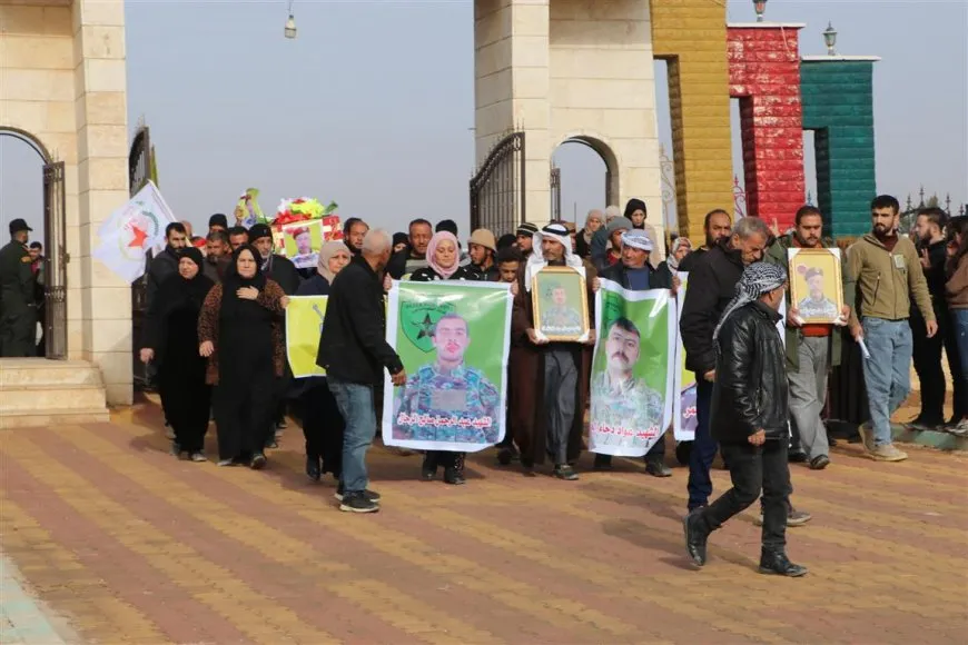 أهالي الحسكة والشدادي يشيعون شهيدين ومراسم غيابية لشهيدين آخرين