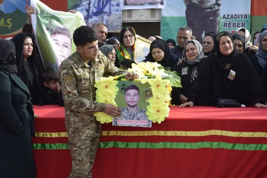المعاهدة على تحقيق آمال الشهداء في مراسم تشييع جثمان مقاتل قسد بروسك ديرك