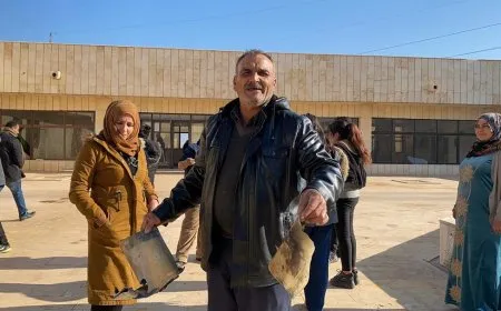 المناوبون ينظفون سد تشرين من مخلفات الهجمات التركية