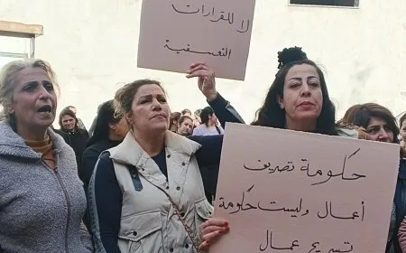 قلق واستهجان من موظفي القطاع العام في سوريا في ظل قرارات فصل وُصفت بـ "التعسفية"