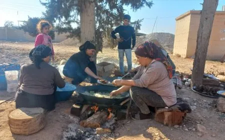 بينها تحضير الطعام.. ثبات موقف النساء الداعم للقوات بجميع الأشكال