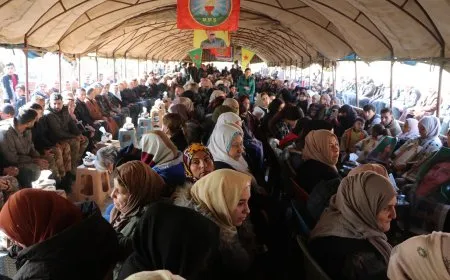 أهالي الحسكة يقدمون واجب العزاء لذوي 5 شهداء