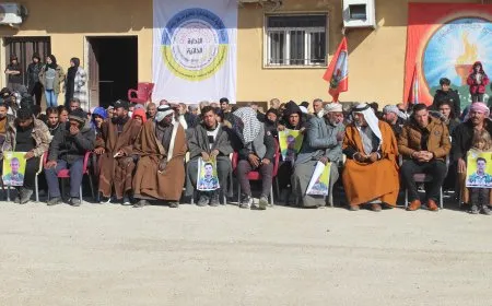 مراسم غيابية لمقاتلَين في قوات سوريا الديمقراطي بمدينة تل كوجر