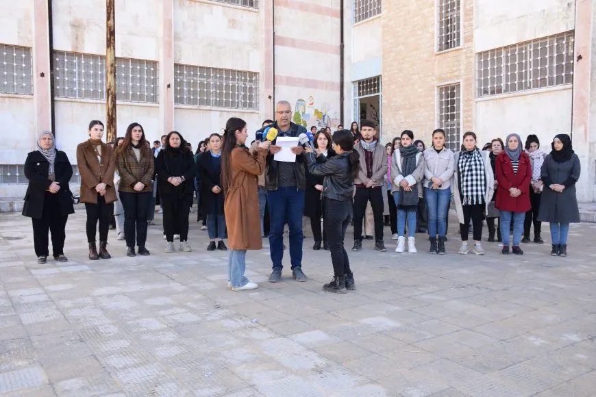 "التعديلات التي أجريت على المناهج التربوية والتعليمية تسعى لتغيير هوية سوريا"