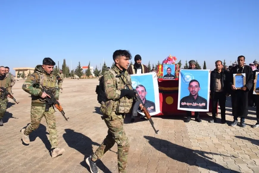 أهالي الشدادي يشيّعون جثمان عضو قوى الأمن عزيز الداوود