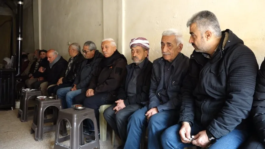 تقديم واجب العزاء لذوي 3 شهداء في حي الشيخ مقصود
