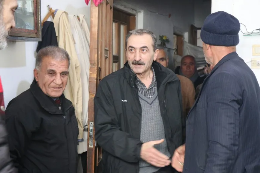 تقديم واجب العزاء لذوي 3 شهداء في حي الشيخ مقصود