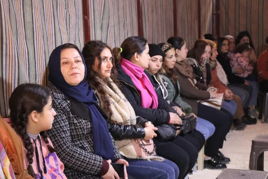 تقديم واجب العزاء لذوي 3 شهداء في حي الشيخ مقصود