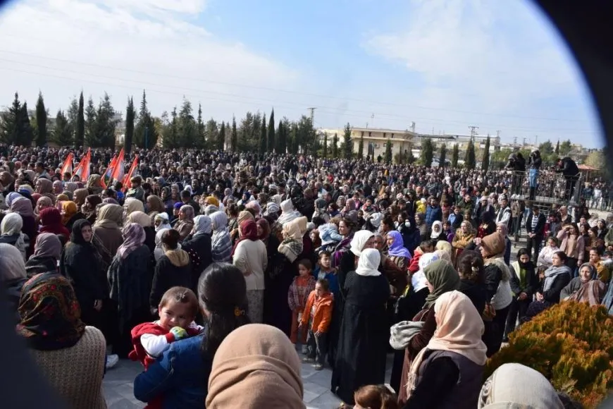 تشييع جثامين 5 شهداء في كوباني وتأكيد على حماية إرثهم