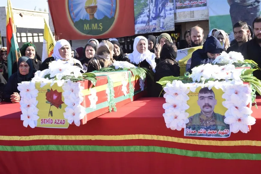 تشييع جثمانَي الشهيدين آزاد وجوان قامشلو في ديرك