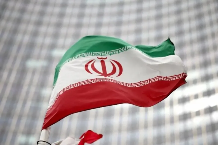 إيران تجري مناورات حربية في مواجهة التوترات مع إسرائيل وعودة ترامب