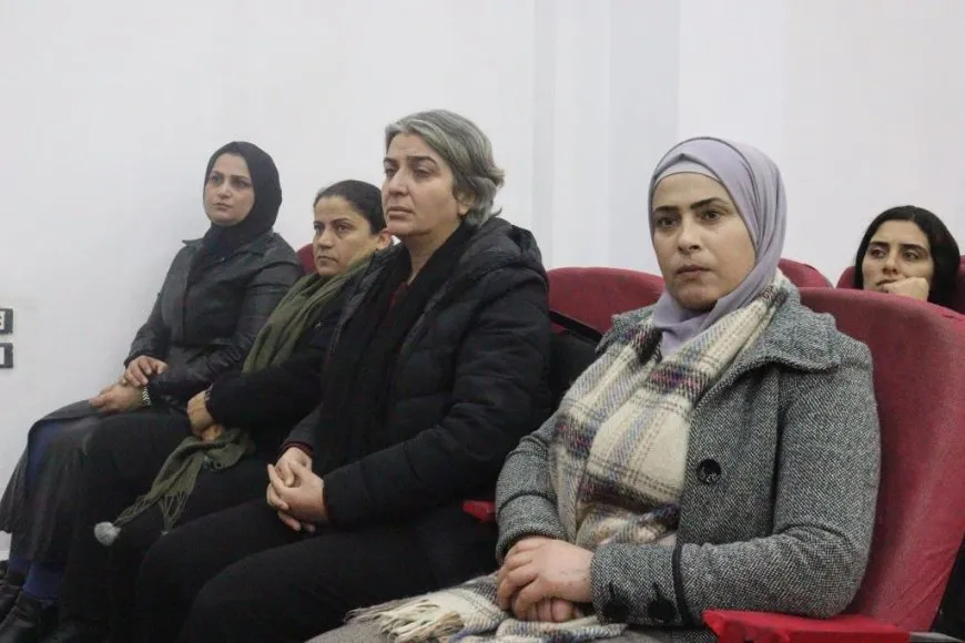 شخصيات نسائية سياسية وثقافية تناقش دور السوريات في رسم ملامح سوريا المستقبل