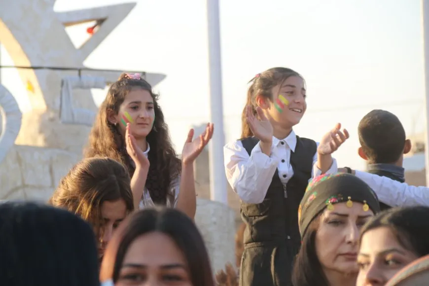 أطفال الحسكة وعامودا يحتفلون برأس السنة الكردية