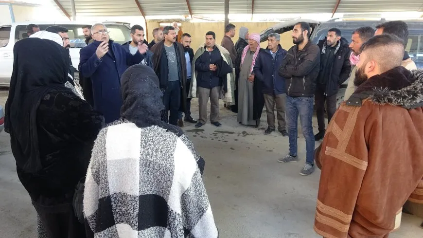 قافلة تضم المئات من أبناء مقاطعة الفرات تتجه صوب سد تشرين