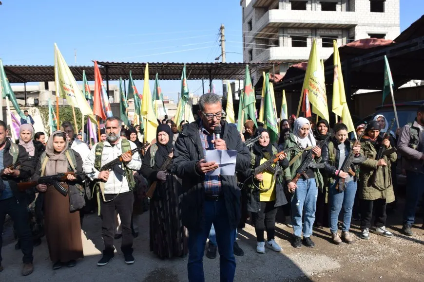 عوائل الشهداء في تربه سبيه يؤكدون استعدادهم لحماية الثورة
