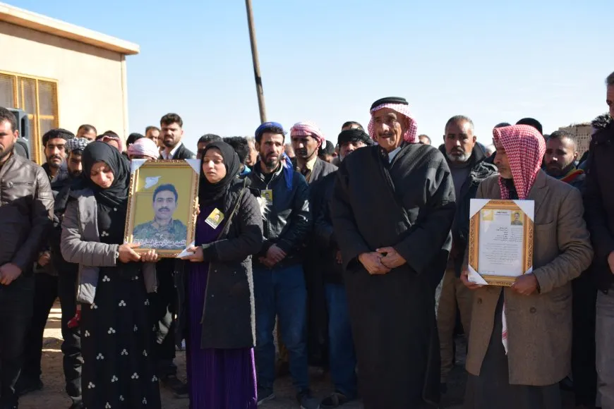 مراسم غيابية لمقاتل قسد في تربه سبيه