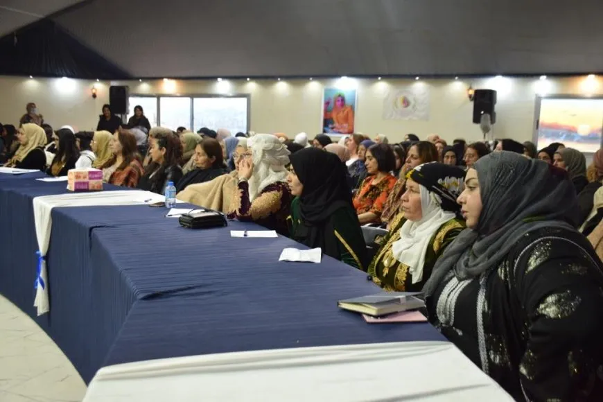 التأكيد على ضرورة إشراك المرأة في كتابة دستور سوريا الجديد لضمان حقوقها