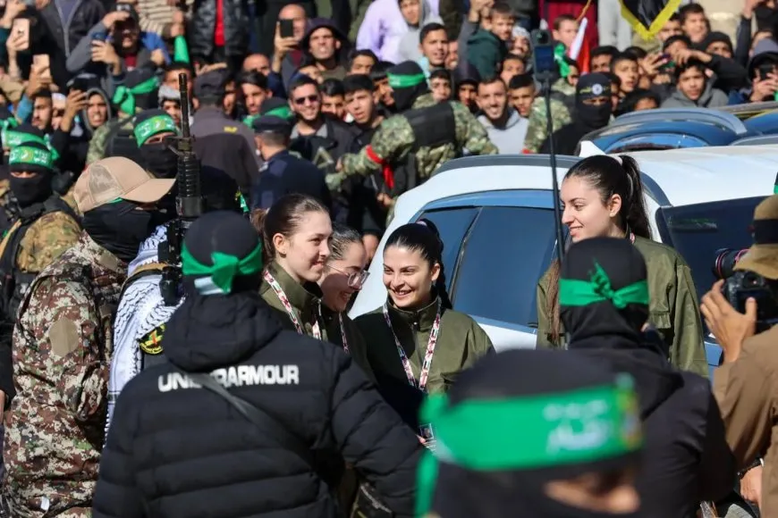 حماس تسلّم 3 رهائن لإسرائيل مقابل 110 أسرى فلسطينيين