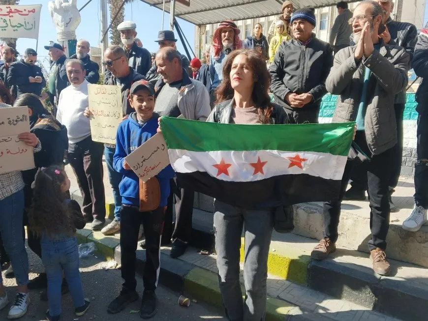احتجاجات في السويداء بعد تنصيب الجولاني نفسه رئيساً لسوريا