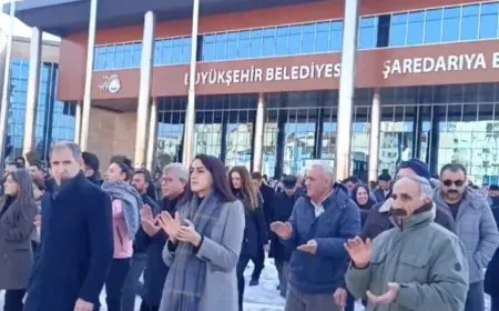 رئيس بلدية وان يعلق على فرض السلطات التركية حكم السجن بحقه