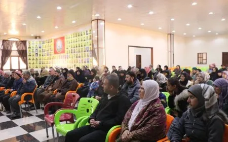 عوائل الشهداء في الطبقة يناقشون آخر المستجدات السياسية
