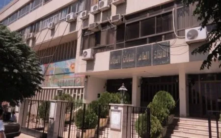 عمال في حلب يحتجون ضد قرارات الفصل 