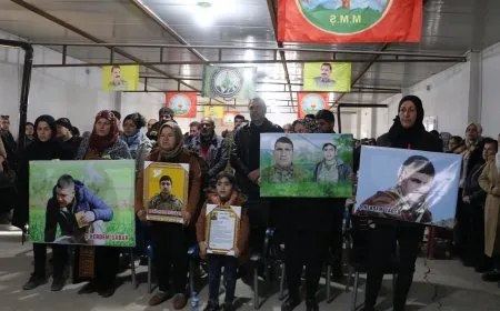 أهالي الحسكة ومهجّرو عفرين يقدّمون واجب العزاء لذوي الشهيدين بشير ومحمد