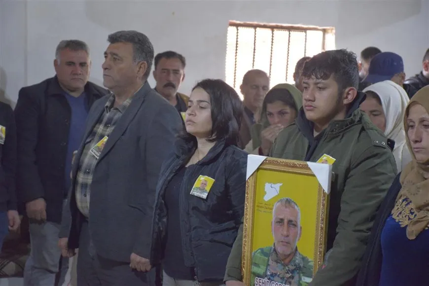 تقديم واجب العزاء لذوي 4 شهداء ومعاهدة على مواصلة الدرب