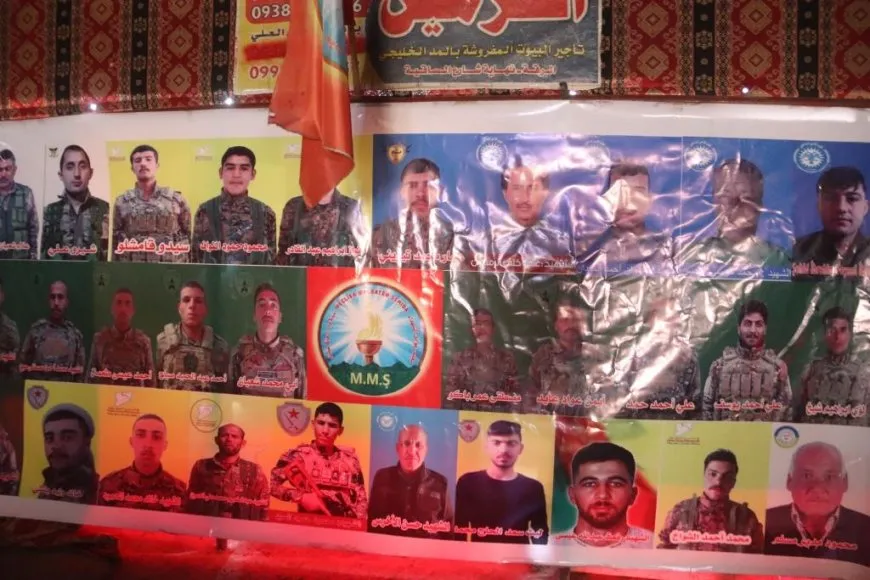 تقديم واجب العزاء لذوي مقاتل قسد بشار الصياح